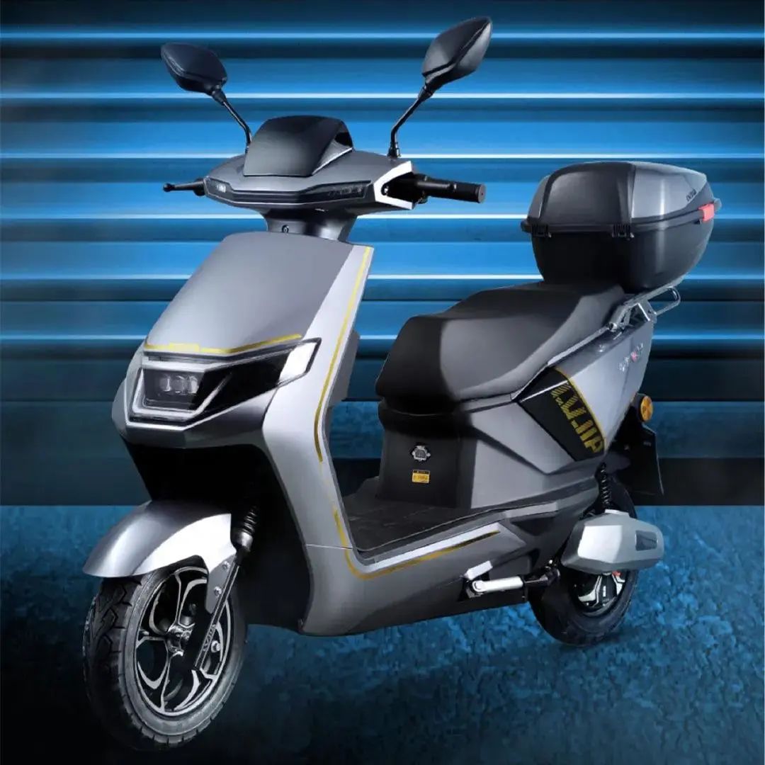 哪个牌子电动车爬坡强续航长,日常骑行50公里左右合适的电动车