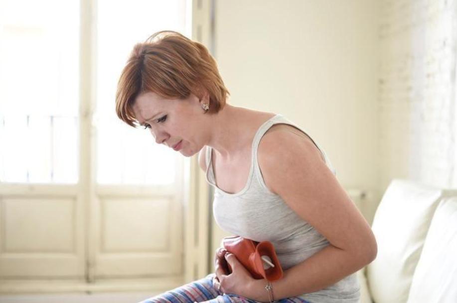 为什么月经结束后出现褐色分泌物,月经结束后有褐色分泌物怎么办