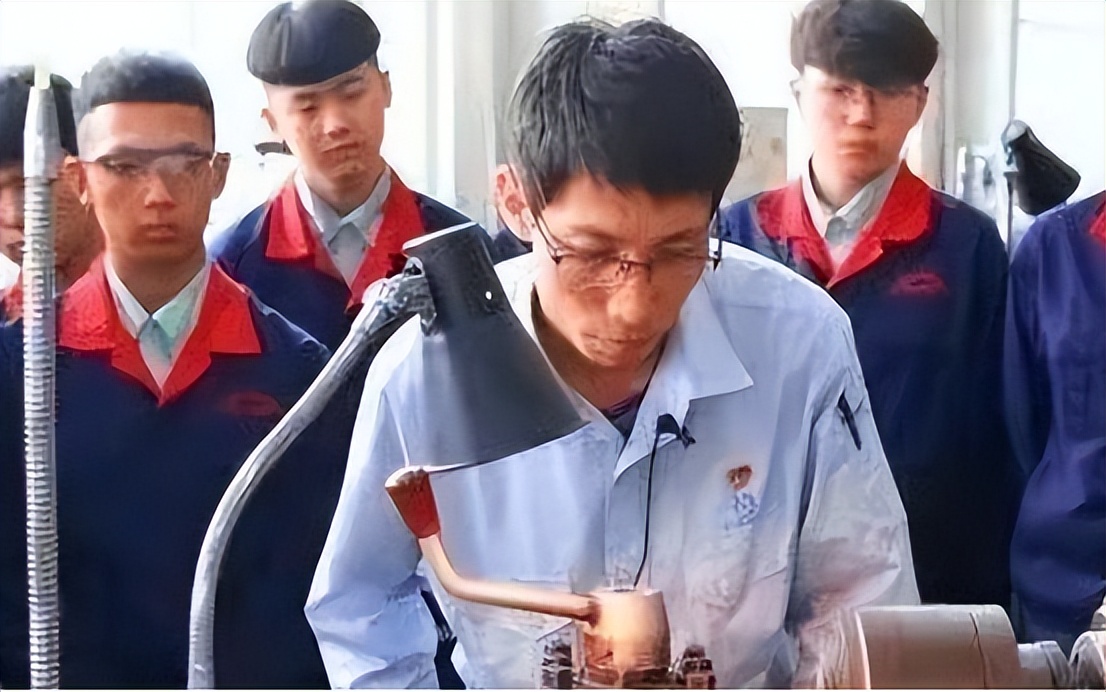 美国百万年薪挖走中国神童,美国高薪挖人才