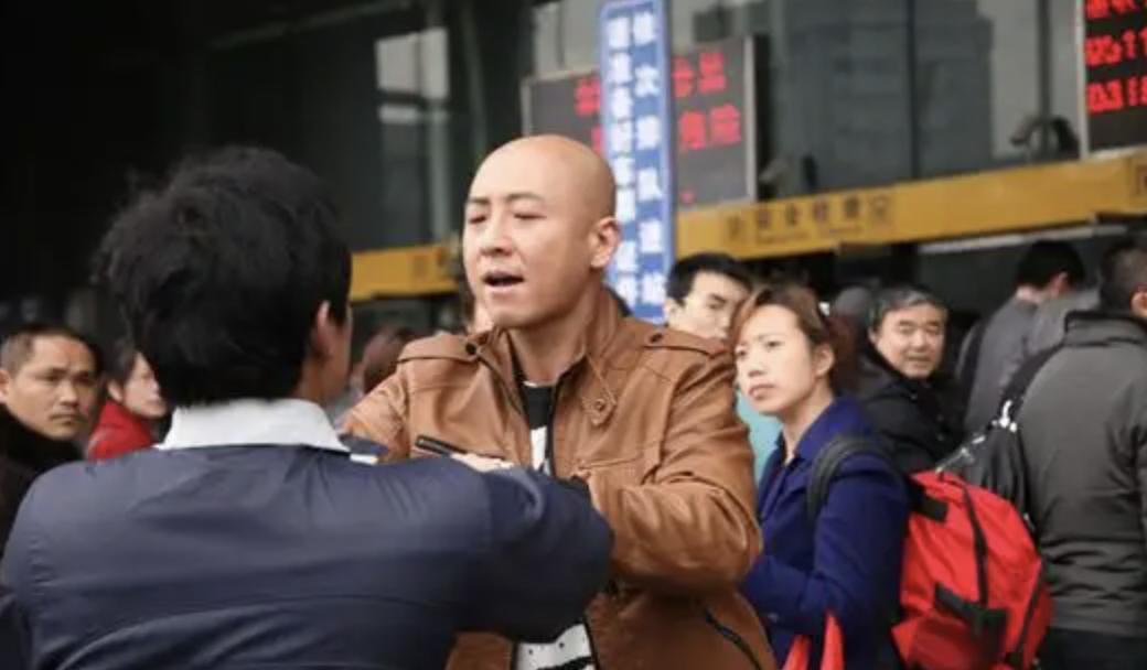 名和利，救不了华语乐坛！这10位顶流歌手的出走，细扒我一言难尽