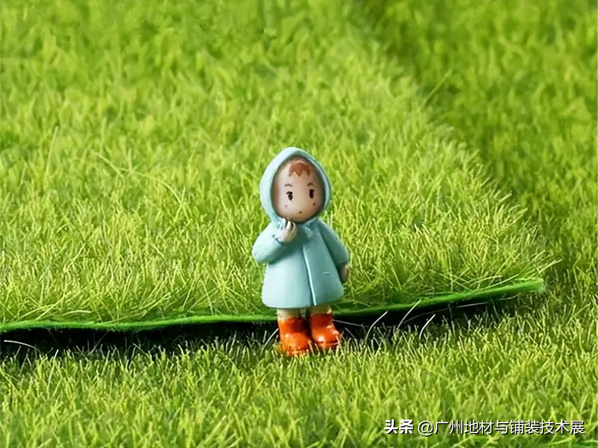 如何辨别人造草坪质量好坏,鉴别人造草坪好坏的5个方法