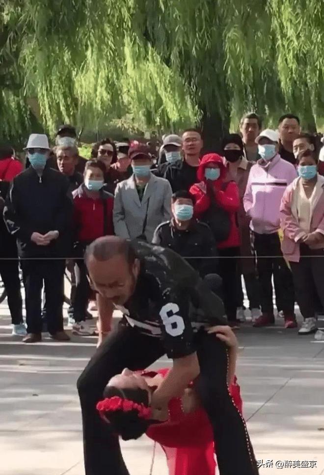 沈阳劳动公园曝光不文明行为,城管整治沈阳劳动公园