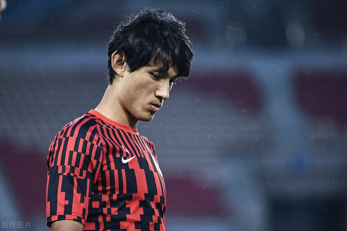 上港多任主帅都不敢拿下的人，如今却被莱科弃用，曾是功勋队长