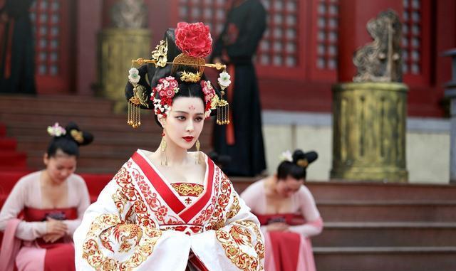 古代妃子来姨妈皇帝咋办,古代妃子来月经时遇到皇上怎么办