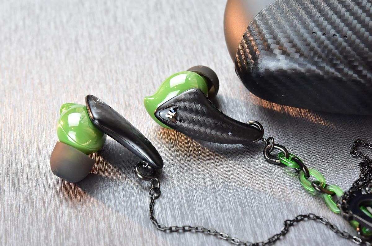 重新定义轻奢运动耳机,乐旷陶瓷耳机莫文蔚