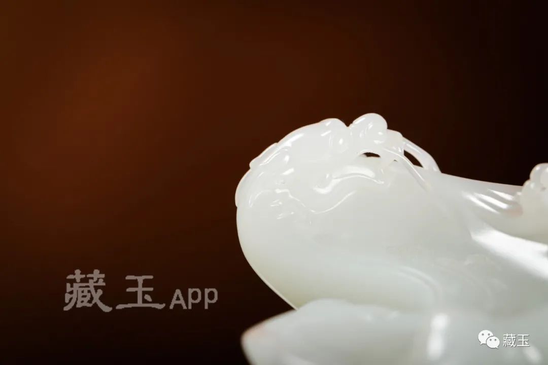 68元和田玉手镯,籽料8000元的手镯贵吗