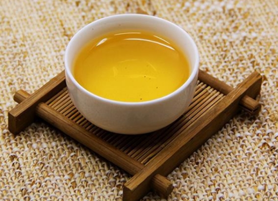 河南60后大爷晒酒单,安徽60后大叔