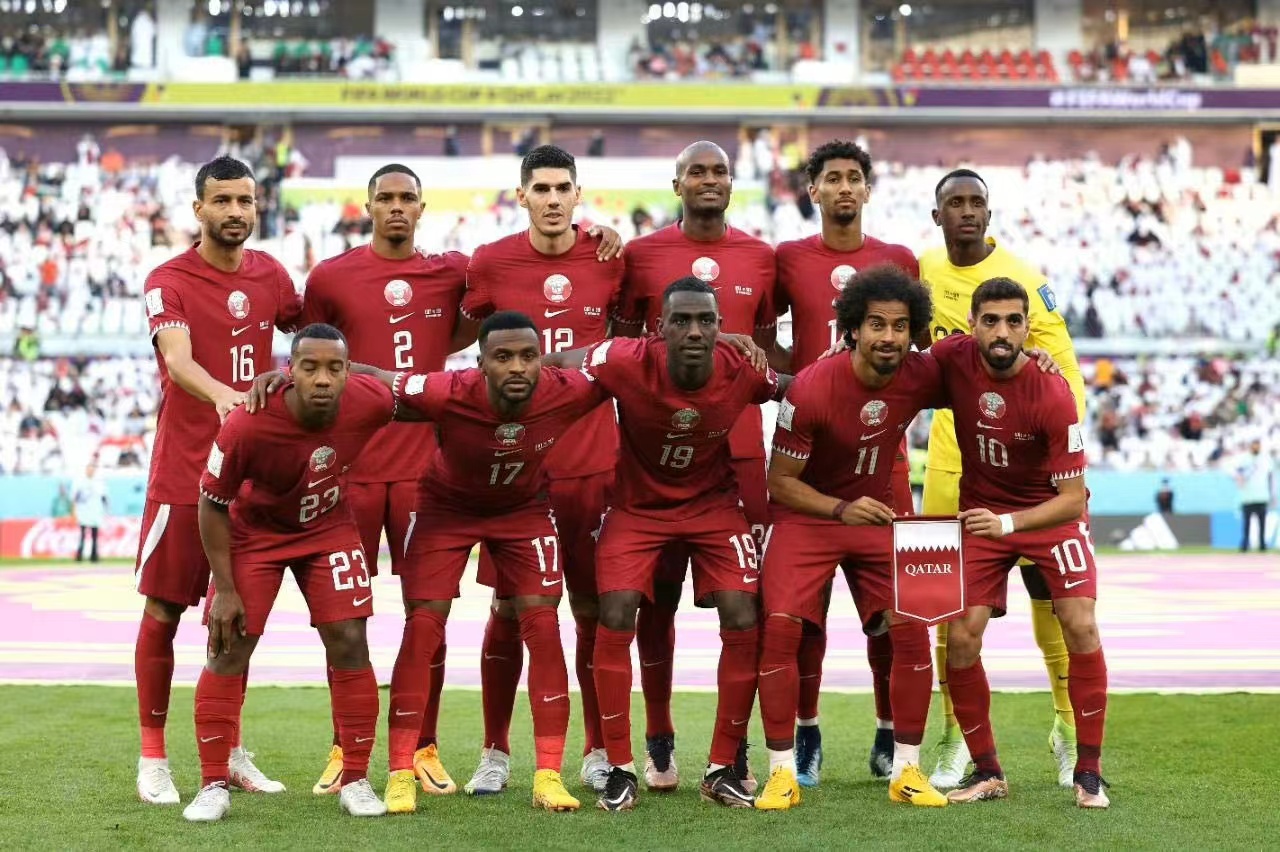 2022年诗意世界杯第一回山回路转不见君，雪上空留马行处