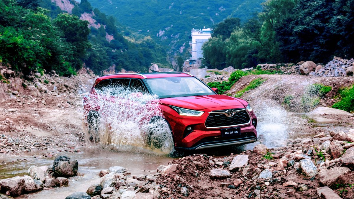 常青树对比汉兰达,新四代汉兰达2023款