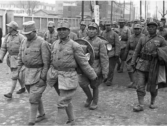 红军进攻被联络员叫停，团长大骂：他是叛徒