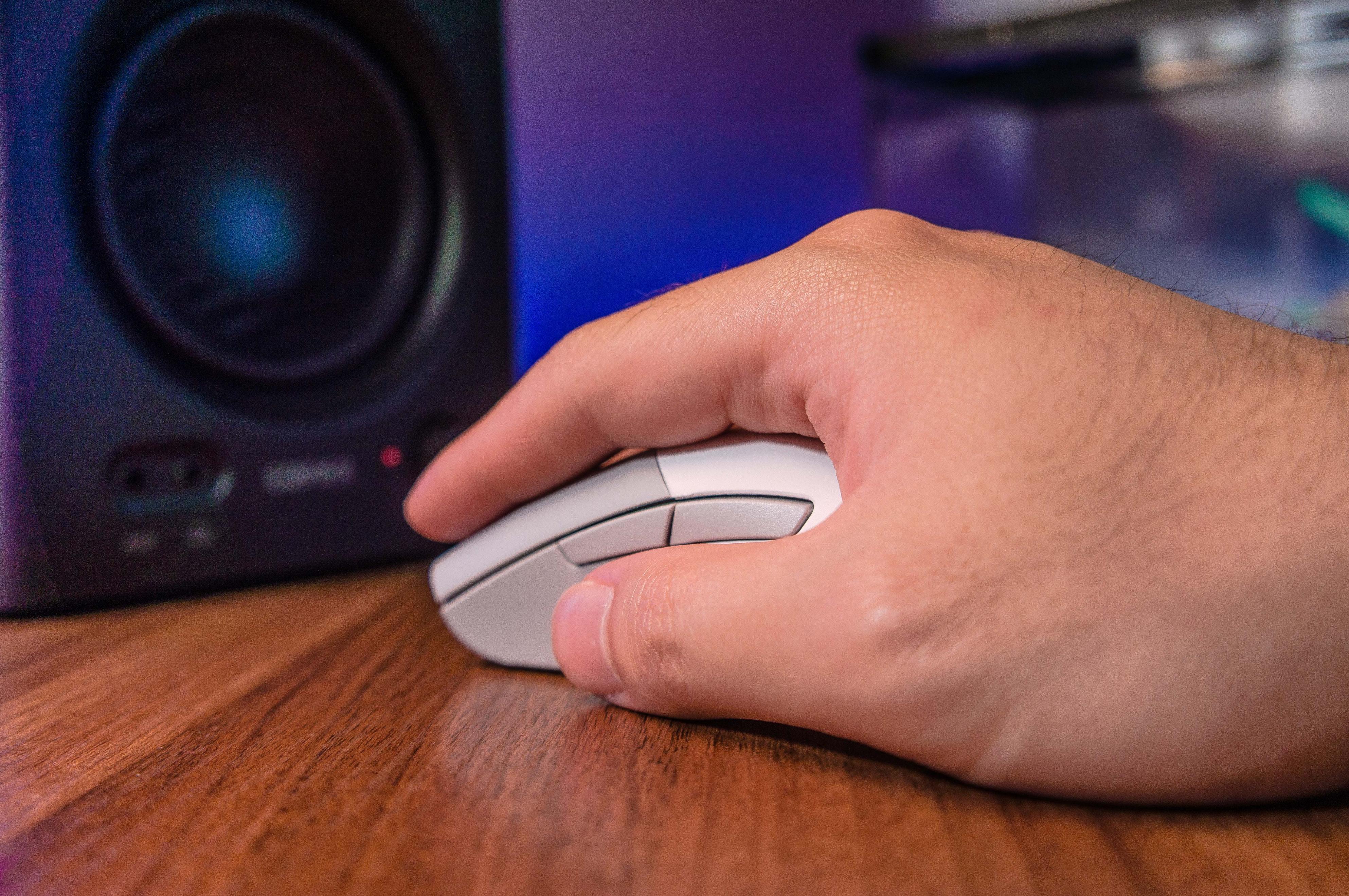 rog月刃无线鼠标评测怎么使用,rog月牙鼠标评测