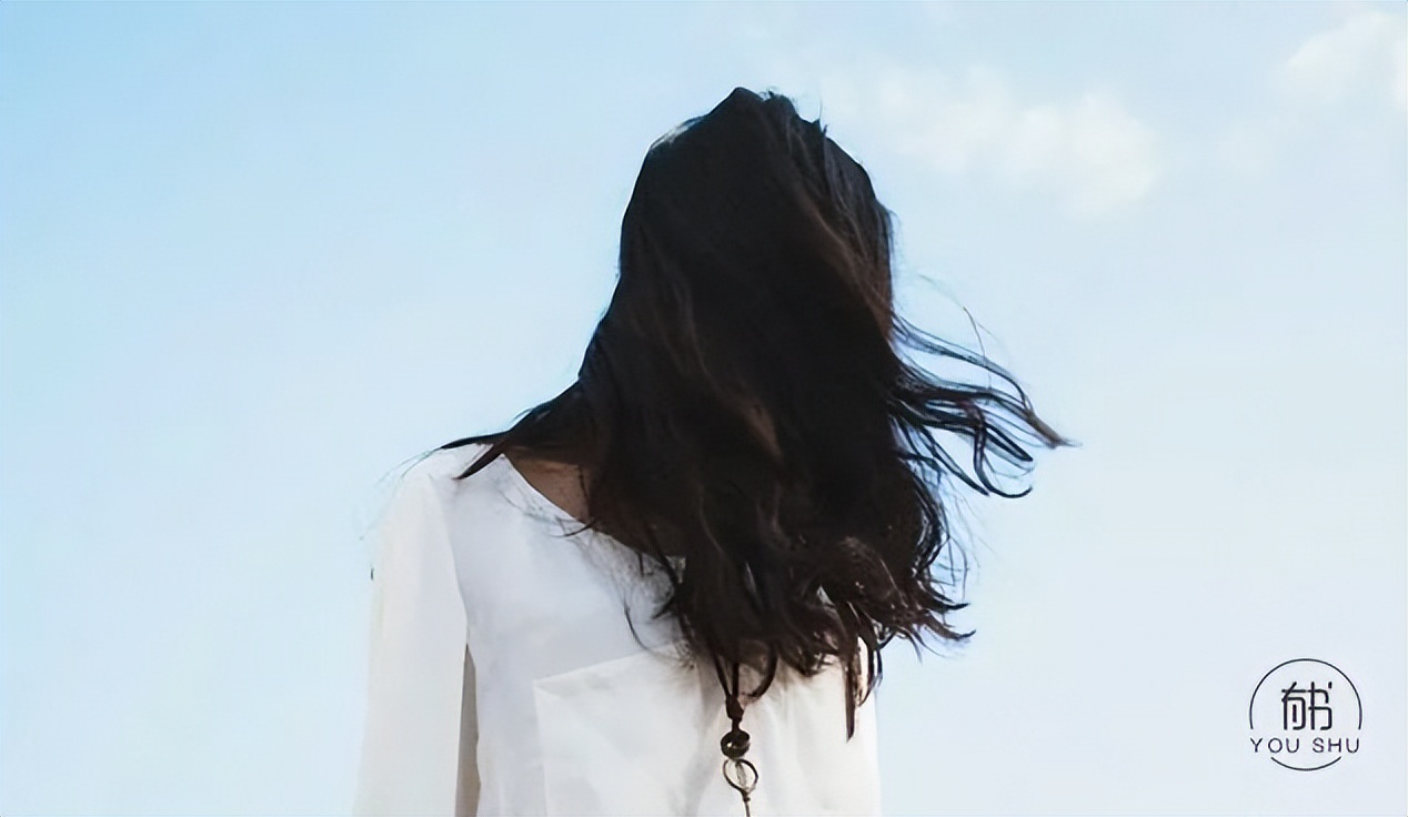 女子做洗碗工月薪1600引宝妈共鸣,年轻女孩做洗碗工丢脸吗