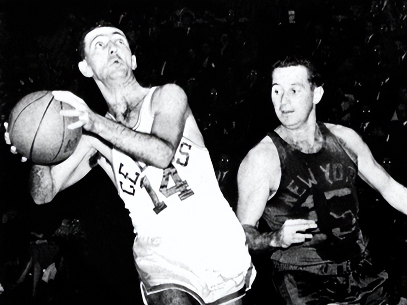 比1-3落后湖人更恐怖的，是金州勇士“篮球哲学”的全面过时