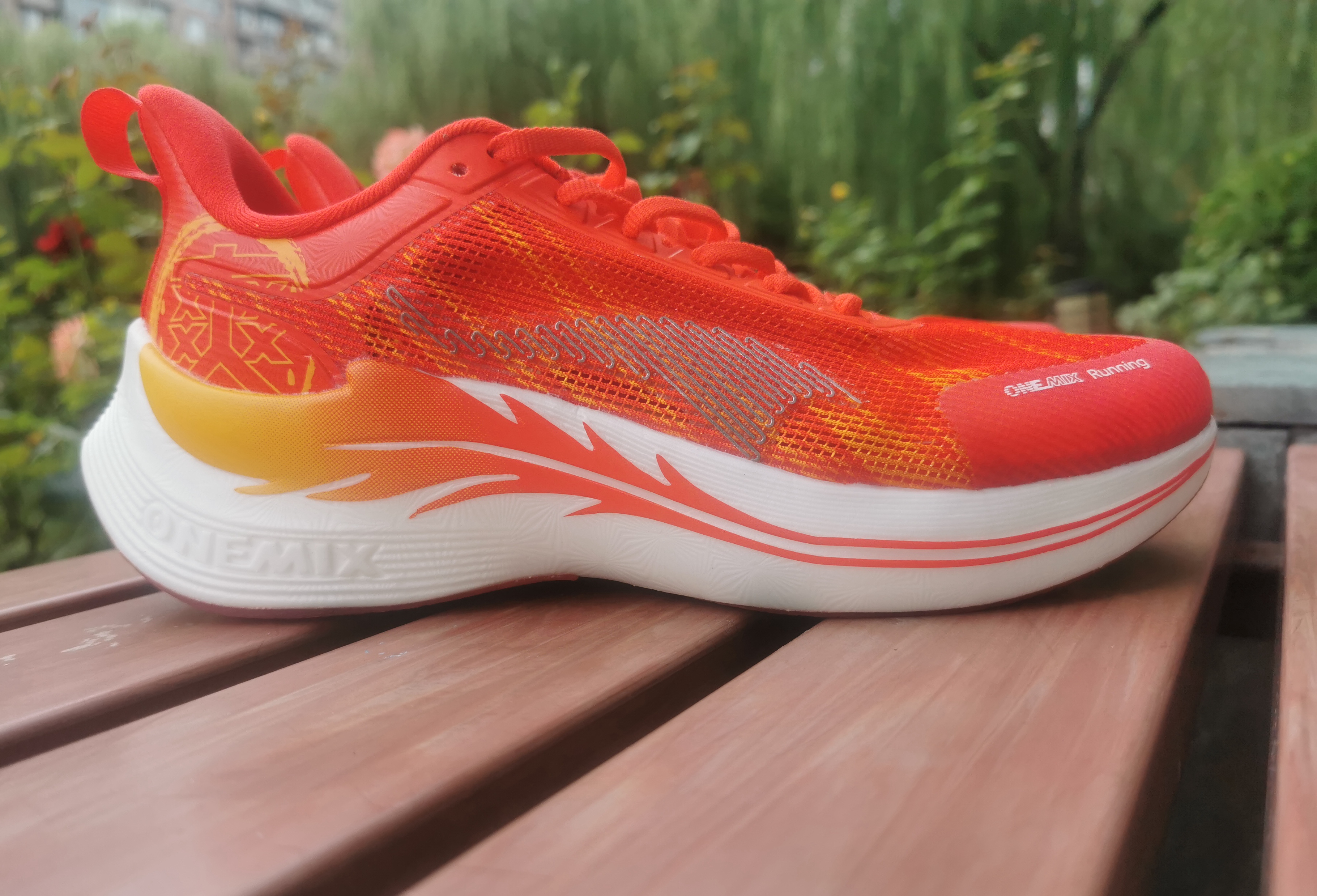 有点小惊喜--Onemix玩觅翼爽跑鞋100公里体验