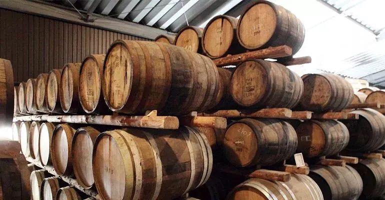 山崎50跟茅台哪个贵,日本酒vs茅台