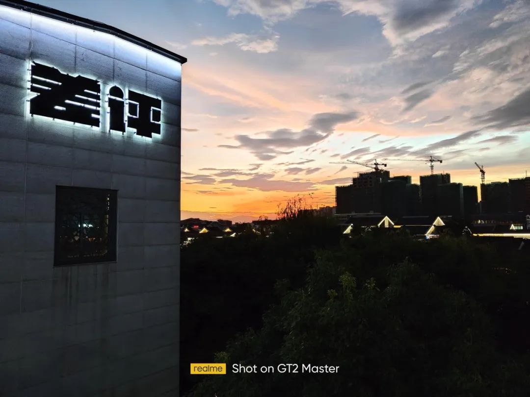 realme旗舰新机曝光,realme现在最值得买的手机