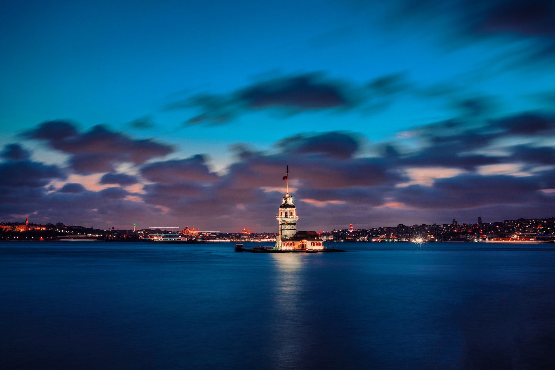 中暑头晕恶心教你一招解决方法,轻微中暑是反胃恶心的症状吗