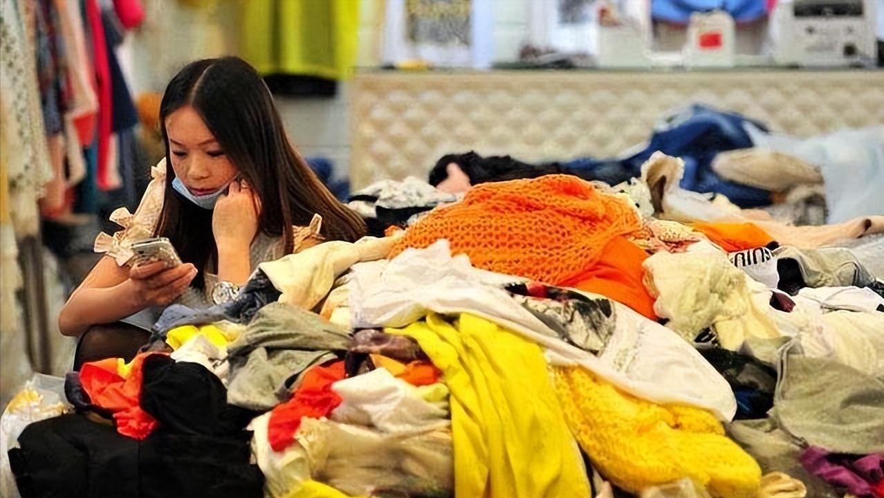 一顿饭花掉一百万完整版,一顿饭把百亿富婆骗到手