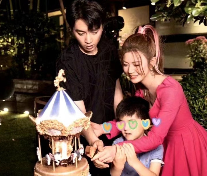 陈妍希看梅西比赛,陈妍希带娃看梅西比赛