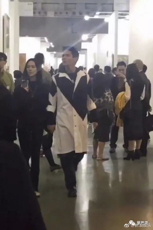 向太同框关之琳旧照曝光,向太年轻时秒杀关之琳