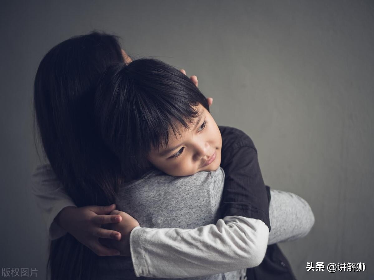 2岁宝宝半夜睡觉出汗磨牙,2岁宝宝半夜睡觉突然大哭