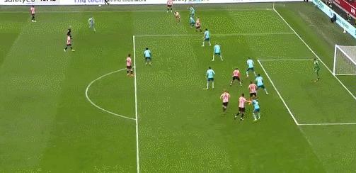 英超最新积分榜:曼联2-1排第3,纽卡战平排第4,利物浦0-3排第10