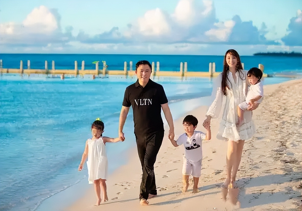 “只生孩子不结婚”的8位女星，看似洒脱淡然，实则吃尽了苦头