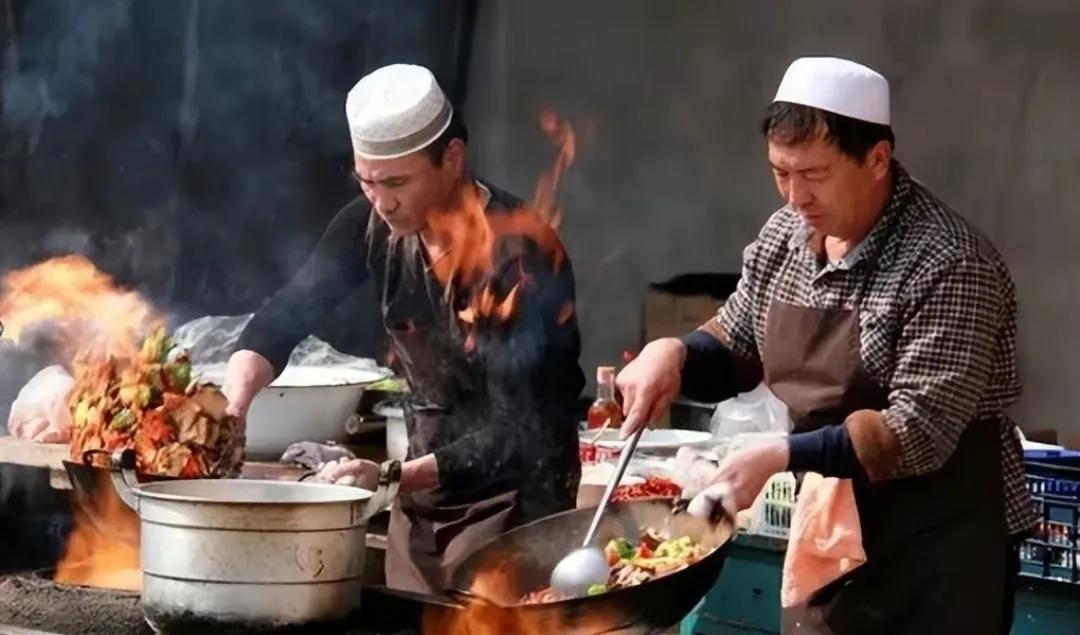 回族不吃猪肉，满族不吃狗肉，古代汉族也有不吃的肉