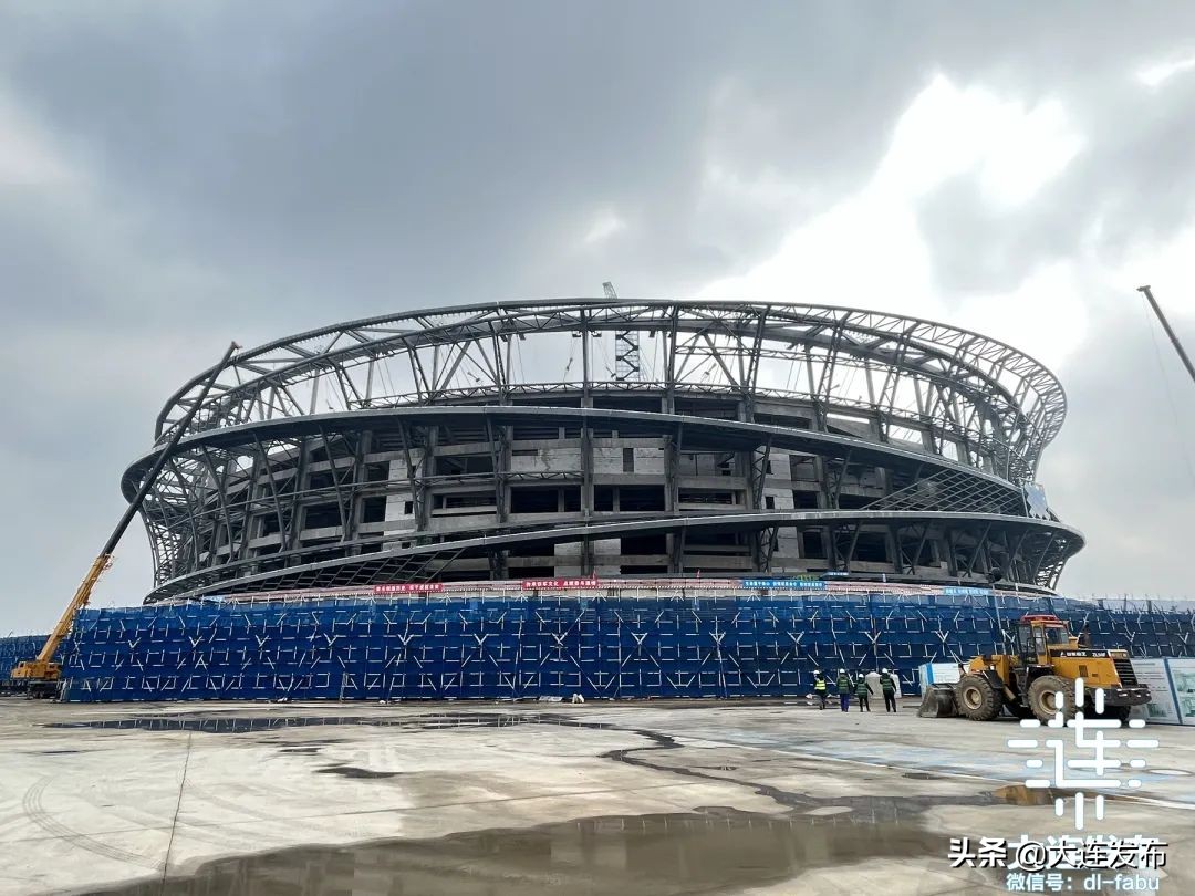 大连足球场最新效果图,大连新体育场是谁建造的