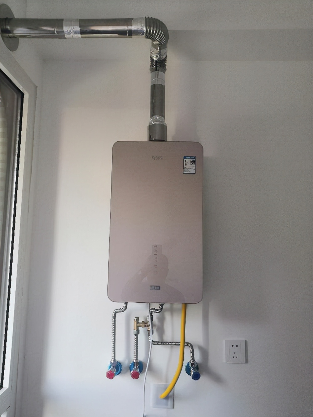 燃气热水器三条管安装教程,美的热水器的管子接法