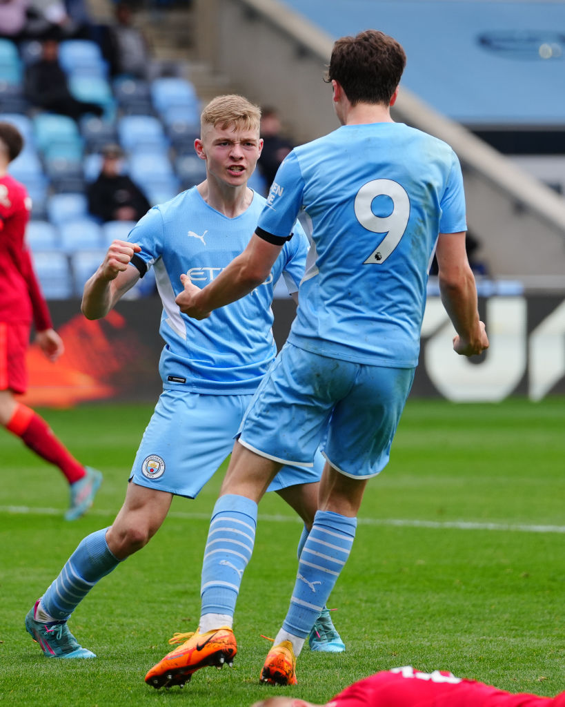 一样是砸钱，曼城砸出个未来，中国足球砸穿个未来