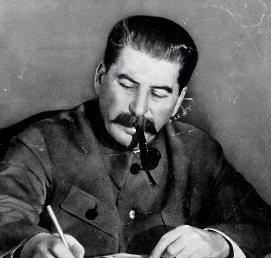 1949年毛主席定都北京，谈及原因主席坦言：其他几个地方更不行