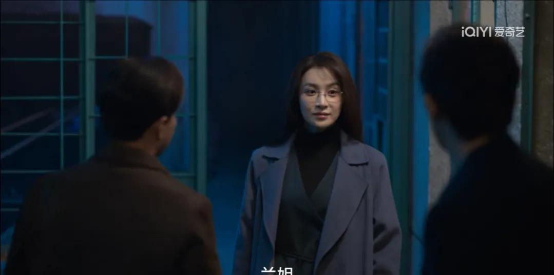 “狂飙”大嫂好会背包，看着好眼馋啊！