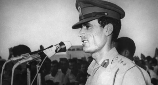 纪录片疯狗卡扎菲的秘密世界,中东疯狗卡扎菲演讲