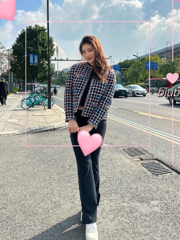 通过40张生活照，了解女篮女神李梦，现任国手、中尉、勒布朗-梦