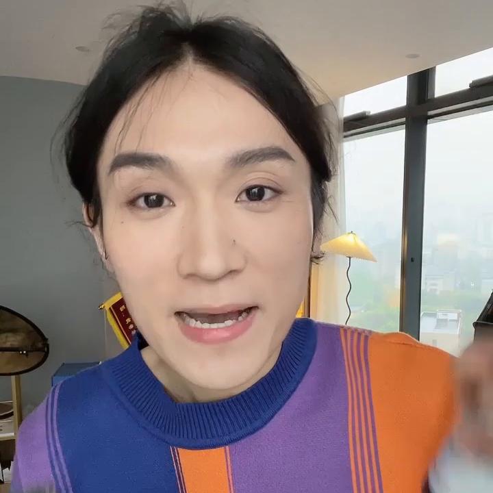 前胸后背腿上长包包,后背长了好多小包包