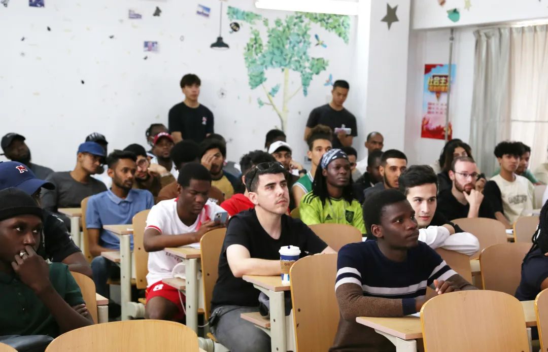 【外籍人才大走访临沂公安外事服务进高校】