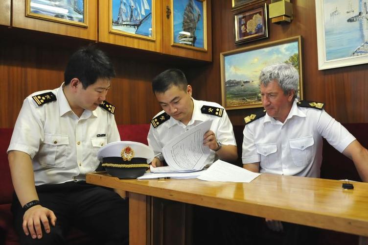 我在俄罗斯工作时候的中国同事,为了赚外快,偷偷帮人带*私走**物品