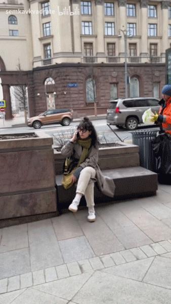 俄罗斯逃课女孩走红,俄罗斯女生被偷拍爆红网络