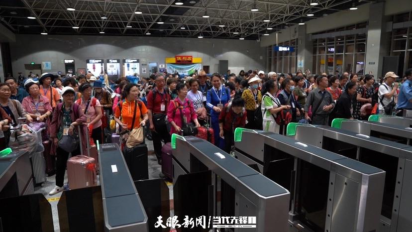 贵州为什么开那么多高铁站,贵州哪个城市拥有三座高铁站