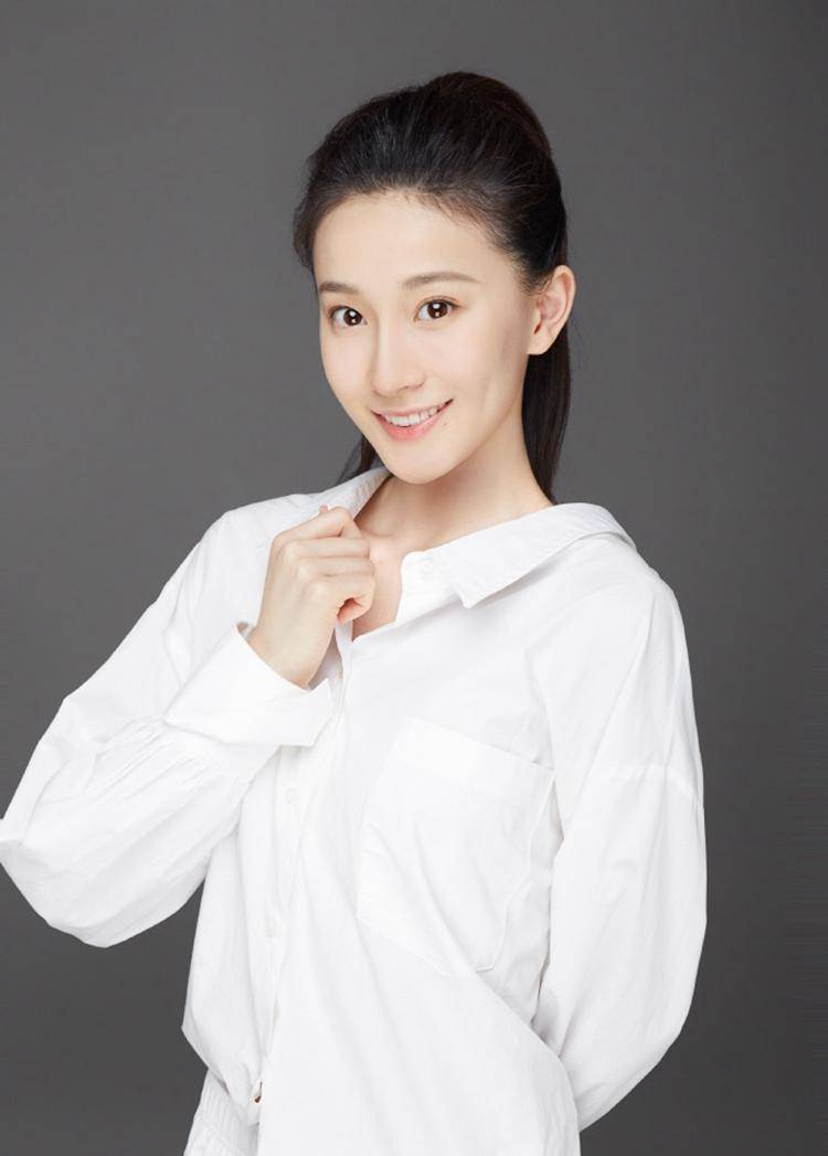 艺体女神王曼亲私密故事？浙大校花颜值不输张豆豆？曼亲生活细节