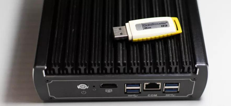 万由UNAS安装体验，国产NAS系统，官方QC支持，媲美群晖NAS