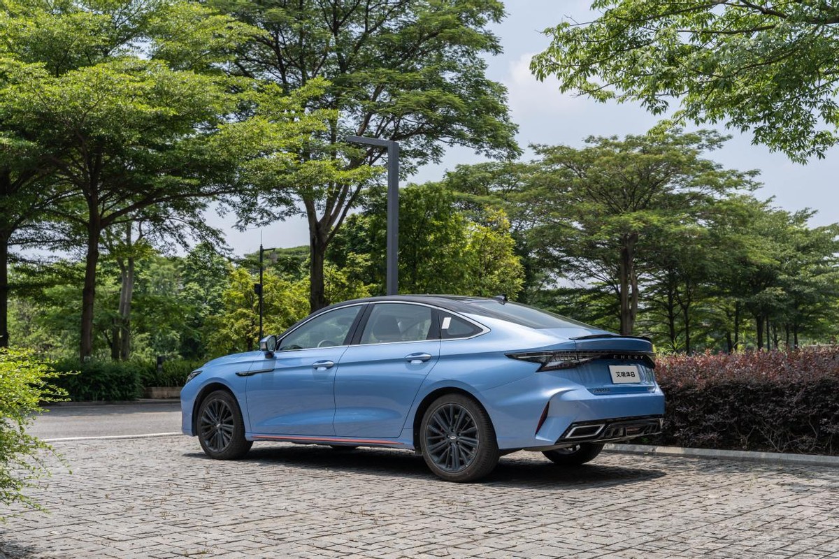 艾瑞泽8vs奔驰c,奇瑞艾瑞泽8奔驰