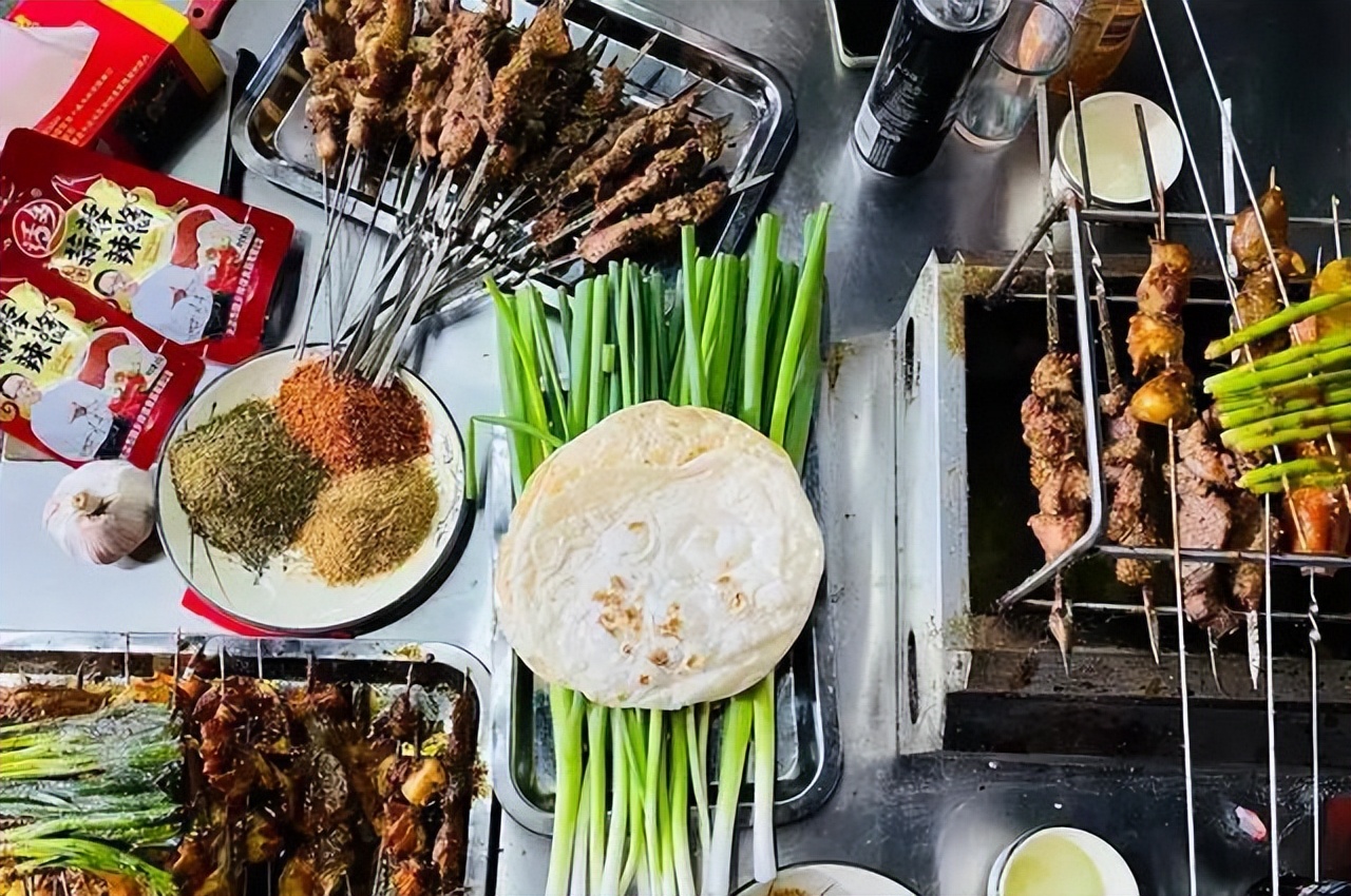 感受一下淄博烧烤的发源地,淄博烧烤火遍全网的自然原因