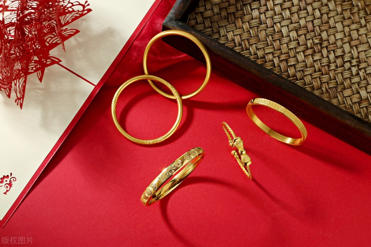 黄金首饰怎么清洗才光亮如新,黄金首饰怎么洗才能洗干净