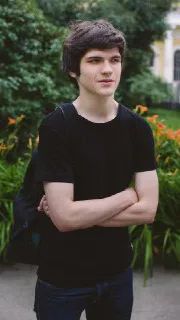 俄罗斯逃课女孩走红,俄罗斯女生被偷拍爆红网络