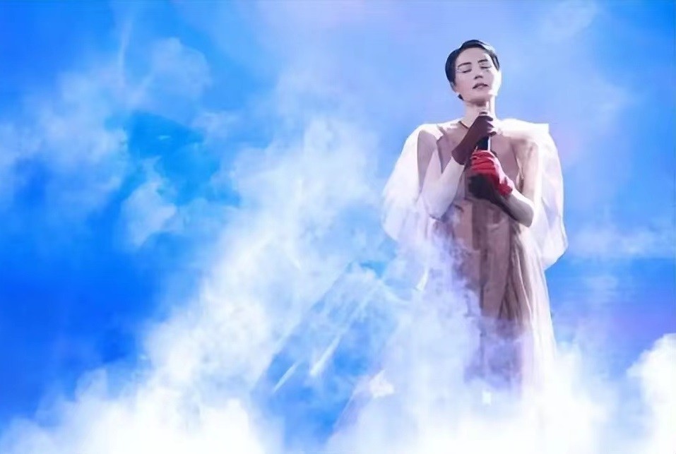 谢霆锋为什么苦追王菲,谢霆锋为什么只爱王菲