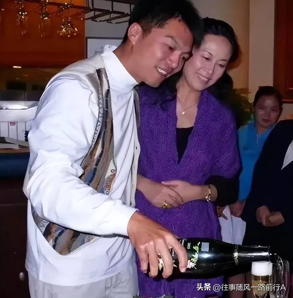 国乒最年轻世界冠军,国乒史上最年轻的世界冠军是谁