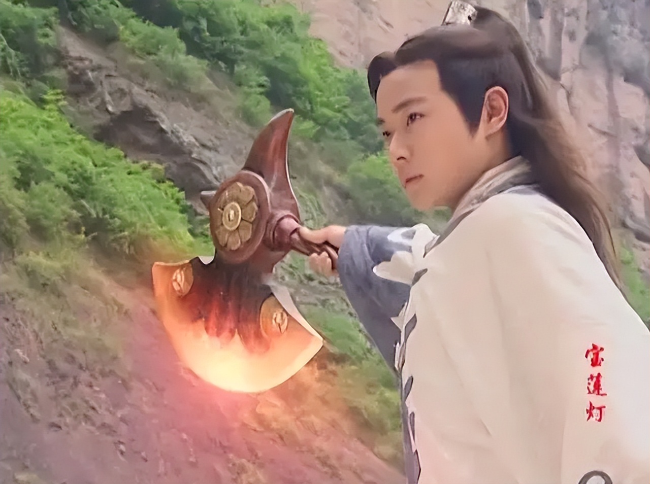 曾经有三位大神大闹过天庭,大闹过两次天宫的孙悟空有几个