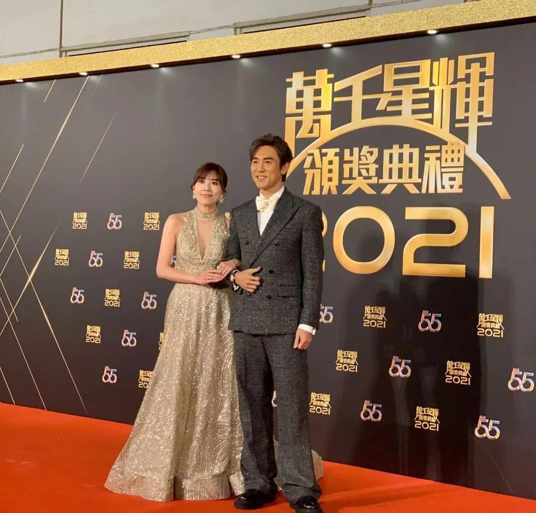 tvb花旦钟嘉欣晒独自坐湖边照,台庆tvb钟嘉欣马国明是哪一期